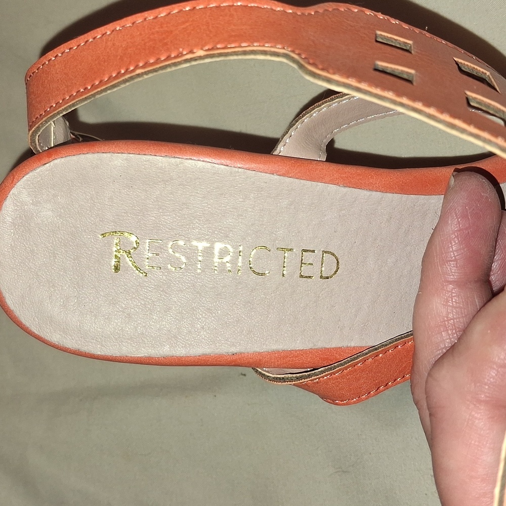 Restricted Orange Cage Wedges - Picture 8 of 8
